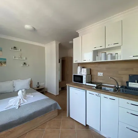 Amadeus Xv 39 Sunny Centrum * ساني بيتش