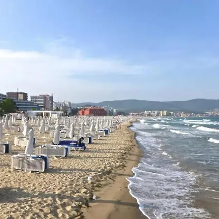 Апартамент Amadeus Xv 39 Sunny Centrum *