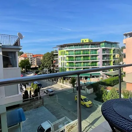 Amadeus Xv 39 Sunny Centrum Апартамент